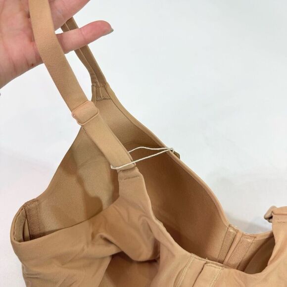 SKIMS Tee Shirt Demi Bra Womens 44C Ochre Nude Adjustable New - Picture 4 of 8